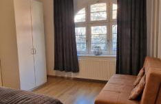 Für Gruppen und Familien - große Ferienwohnung Nähe Stadtpark, 4 Schlafzimmer, 2 Bäder, Terrasse, Parkplatz - Foto 8