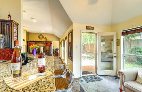 DFW Fun Awaits Family Home in Crowley! - Foto 13