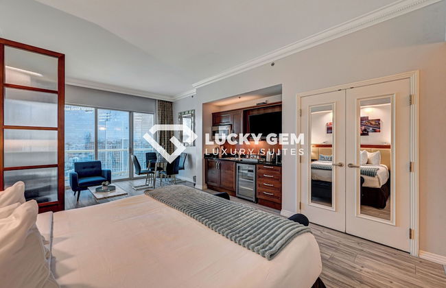 Lucky Gem Penthouse Suites at MGM Signature - Photo 26