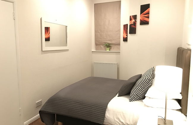 SHQ Apartments - Photo 16