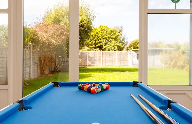 Bright Modern 4 br House 100 Metres From Beach - Photo 17