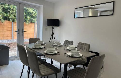 3 Bedroom New House Sleeps 5 with FREE Parking&WiFi-B - Foto 6