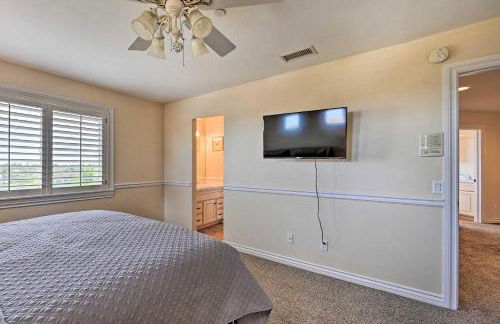 Luxe Vista Getaway with Private Pool and Hot Tub! - Foto 31