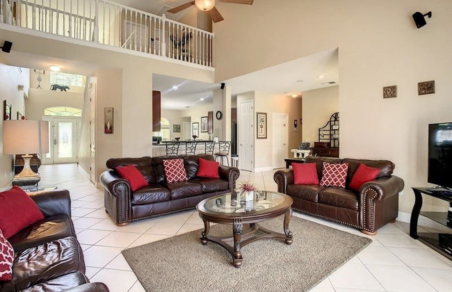 Fantastic 7 Bed 6 Bath In Prestigious Gated Comm. 7 Bedroom Villa by Redawning - Foto 35