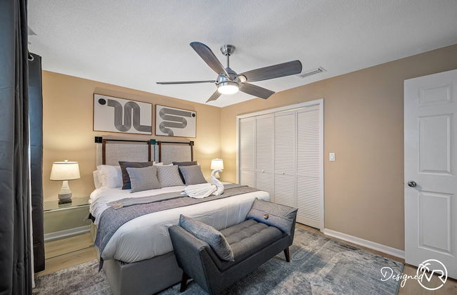 8BR Villa with Heated Pool Near Beach - Foto 12