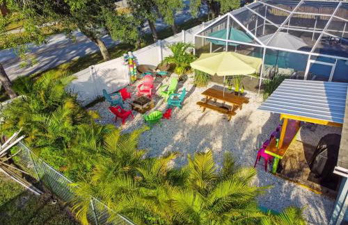 Luxury heated-pool home blocks from the beach - Foto 34