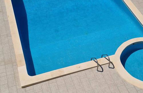 Apartamento - 2 a 4 Pessoas- Piscina - Foto 42