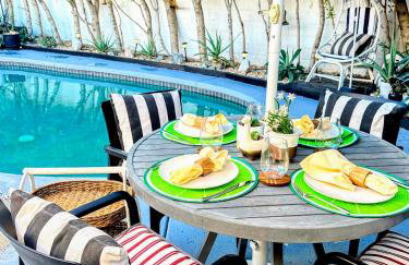 The Twin Palms Art House - vibrant, design-centric oasis, 2 mi to dowtown PS ID 3629 - Foto 42