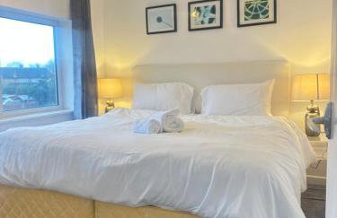 Camberly Spacious 3BR House for 5 super Fast WiFi Free Parking Ideal for Families & Contractors - Foto 6