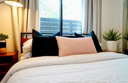 Private Family Friendly Guest Home - Photo 5