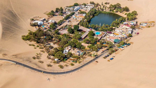 Excursión a las islas Ballestas y Huacachina + Vuelo sobre las Líneas de Nazca - Foto 4, El oasis de Huacachina