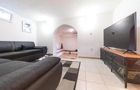 Two-Bedroom Holiday Home In Trilj - Photo 17