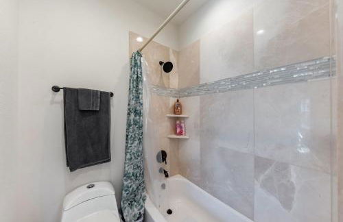 Family Home Near Lake & Local Parks - Foto 14