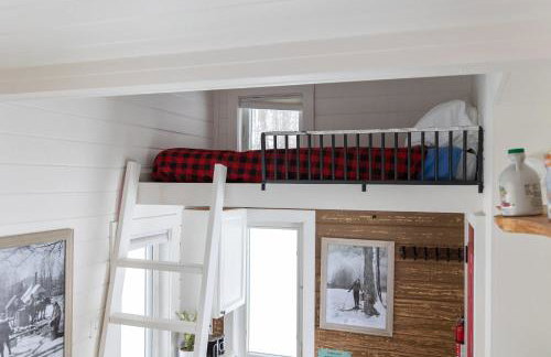 Maple Sugar Shack Tiny House with hot tub & river by Stowe - Foto 32