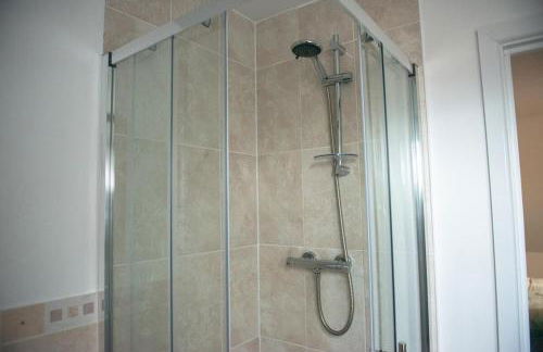 4-Bed, Sleeps 6, contractors welcome! - Foto 15