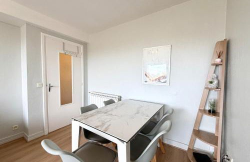 Séjour tout confort entre centre-ville et plage - Foto 10