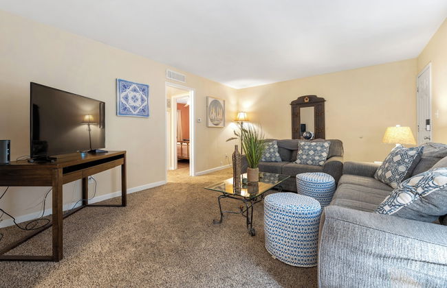 Longer Stay for Travelers Blocks from Hospital and Downtown Security Gates - Foto 26