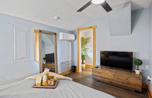 Cozy Home W/ King Bed & Lake access - Foto 19