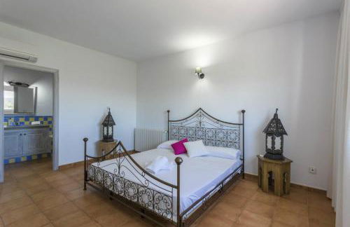 Villa Savines is a luxury villa close to Ibiza Town and Playa Den Bossa - Foto 16