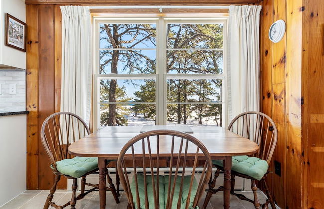 Bayview Beach Cottage For 4! - Photo 36