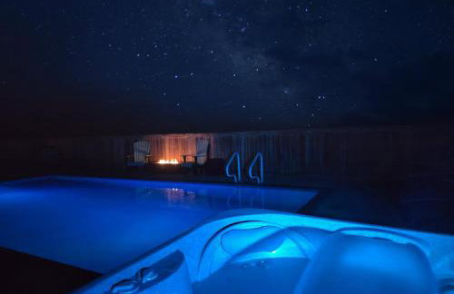 Blue Moon - LUX Oceanfront Pool Hot Tub Theater - Photo 39