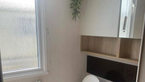 2 Bed-Sleeps 6 -Patio-Parking-Pet Friendly - Foto 3, wardrobe