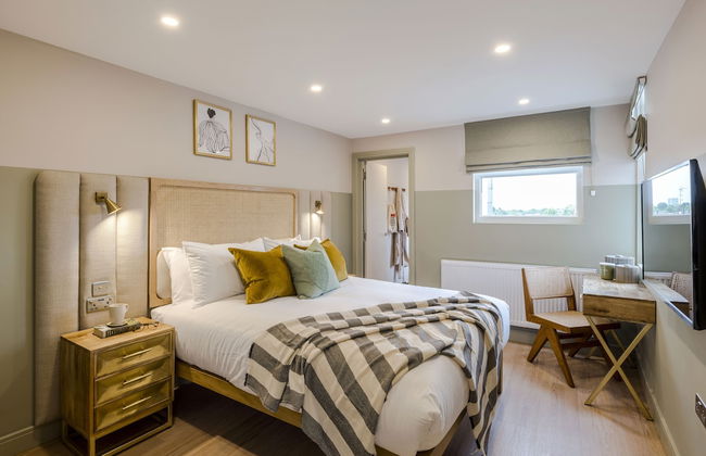 Your Apartment Shepherd's Bush - Photo 1