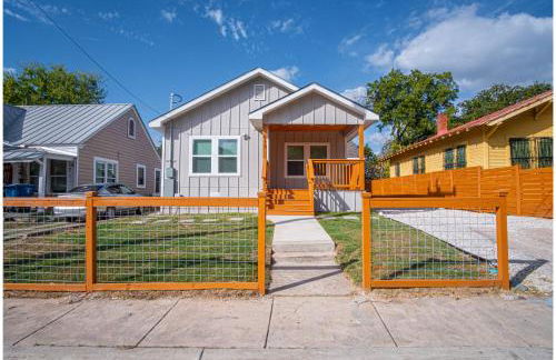 Lovely & Charming 4br/2.5ba Near Downtown's Prime - Foto 2