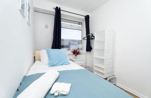 Homely Hornchurch - 5 Bed House - Foto 19