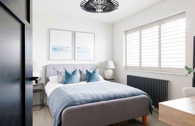 Stylish 4 Bed Home Close to Beach - Foto 28