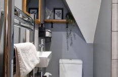 Bonnie Lodge-Lochside Location with Hot Tub - Photo 31