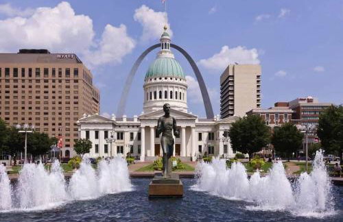 Luxe 2BR Oasis Patio & Laundry Soulard - Foto 20