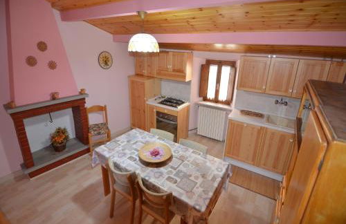 Cozy 2-Bed Apartment, Petrella - Foto 8