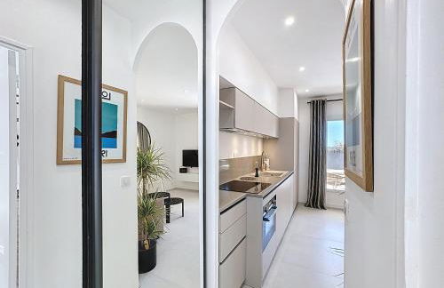 A 5 min à pied de la plage et 10 min du port, T2 vue mer avec vaste terrasse et parking privé - prestations haut de gamme - Foto 22