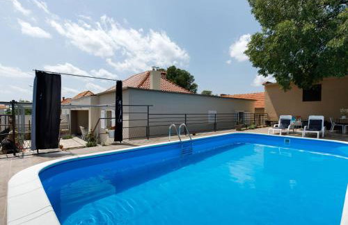 Holiday Home in Drni with Pool & Etnoland - Foto 10