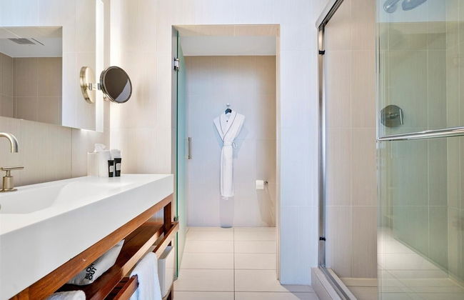 W Residences 2 Bedroom Suite 2 Condo by RedAwning - Photo 18