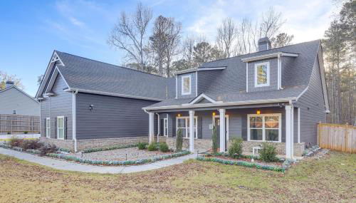 Gather, Play and Unwind! Modern Locust Grove Home - Foto 5