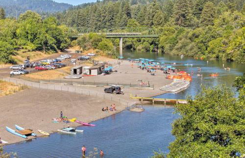 Redwoods Cabin with Hot Tub Walk to Russian River! - Foto 39