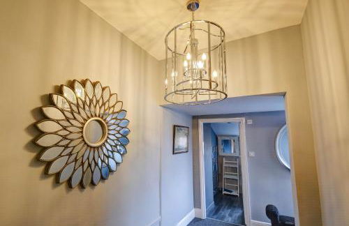 Seashell House with SEA VIEWS and FREE GYM POOL PASS - Photo 13