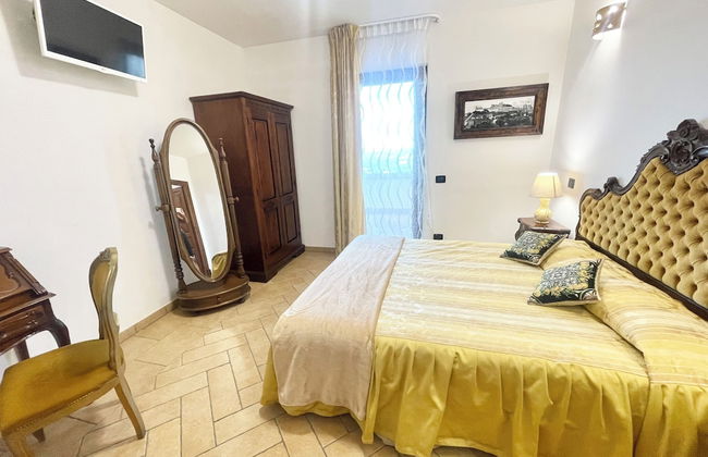 Pool, Jacuzzi and Events Room - Charming Villa in Umbria - Sleeps 24 - Lake View - Foto 23