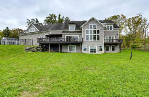 Steps From Oneida Lake Spacious Gem with Game Room! - Foto 42