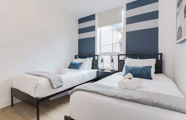 Elegant Suite—Near Kensington Market, Sleeps 8 - Foto 7