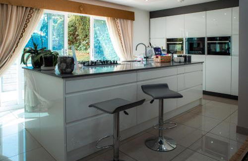 Family & Contractors 3 BR Bungalow Cot Garden Netflix Coffee Station - Foto 13