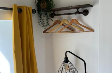 Spacious 4 Bedroom Farmhouse - Photo 49