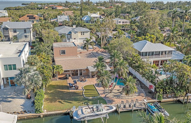 Decked Out On Marbury 4 Bedroom Home by RedAwning - Photo 66