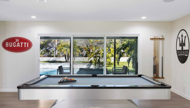 Luxury Oasis w/ Pool + Hot Tub, Fire Pit, Pool Table Flight Ave by Avantstay - Foto 2, Interior