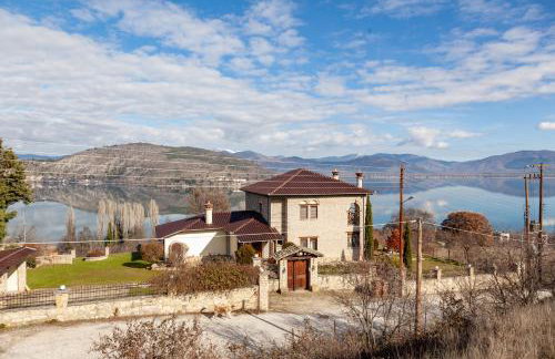 Το σπιτι της Ελευθερίας και της Σοφίας - Foto 2