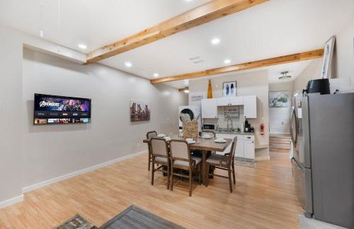 Stockyards- 4min Pet Friendly 3BR Luxe Gem - Foto 30