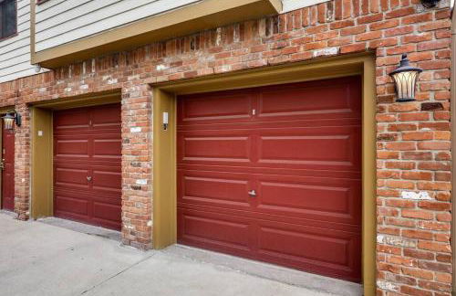 Lumber Barons Detroit Brush Park Penthouse 3BR 2 Kings 1 Queen 2 Baths 1 Car Garage - Photo 11