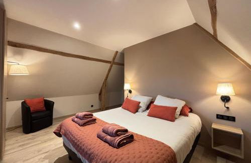 Chant des mouettes Maison rénovée spacieuse tout confort grand jardin belle terrasse aménagée parking 8 personnes 4 sdb 5 wc à 10 mn à pied de la mer Port en Bessin tous commerces restaurants proche Omaha Beach - Photo 17